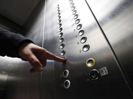 Замену двух лифтов в офисе Зеленского оценили в 4 млн грн