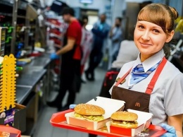 Без Макдрайва, но с роботом: в Запорожье открылся третий McDonald&rsquo;s