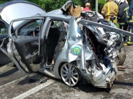 ДТП на трассе Киев-Чоп: двое погибших, трое пострадавших