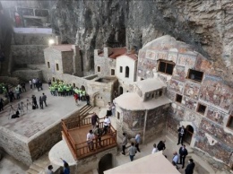 В Турции для посетителей открыли уникальный монастырь на горе