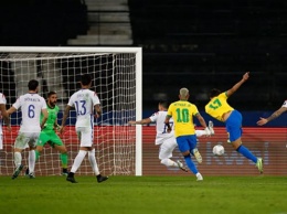 Копа Америка: Бразилия в меньшинстве обыграла Чили и вышла в полуфинал