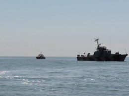 Украинское судно застряло посреди Черного моря