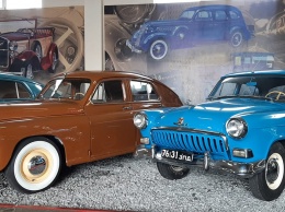 В запорожском музее появились легендарные ретро-автомобили - фото