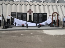 В Одесском порту открыли памятник павшим украинским морякам