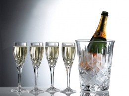 В РФ запретили называть шампанским игристое вино из Шампани