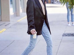 Сандалии scrunchie - самая модная обувь сезона