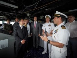 Один день - 2 праздника. Зеленский посетил эсминец ВМС США "Росс" (ФОТО)