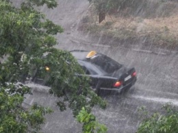 Херсонские таксисты обрадовались дождю и взвинтили цены в два раза
