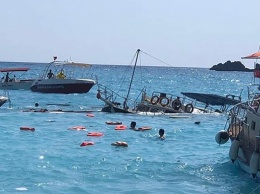 На турецком курорте затонул катер с туристами