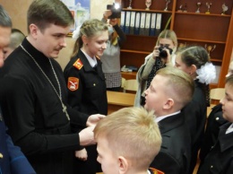 Российских школьников с сентября ждет патриотическое воспитание
