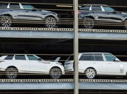 Из-за дефицита чипов Jaguar Land Rover сократил поставки автомобилей в два раза