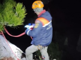 Сегодня ночью спасатели эвакуировали туриста с горы Алчак в Судаке