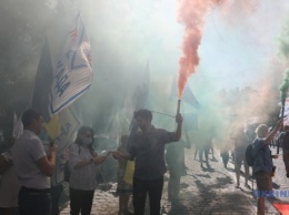 Инвесторы «Аркады» митингуют в центре Киева и заблокировали движение транспорта