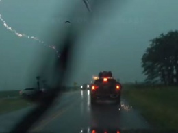 В США молния прошла через Jeep Grand Cherokee (ВИДЕО)