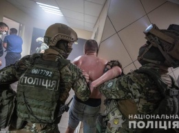 В киевской полиции рассказали о подробностях спецоперации по задержанию стрелка, который ранил полицейского (фото, видео)