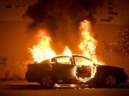 Не только Tesla горит: Toyota Camry взорвалась, и не один раз