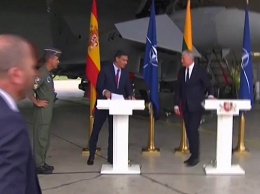 Брифинг премьера Испании в Литве пришлось прервать из-за полета российских Су-24
