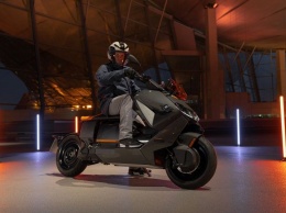 BMW представляет футуристический электрический скутер CE 04 с запасом хода в 128 км