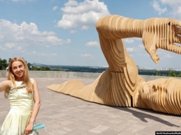 Необычная скульптура для Burning Man украсила Киев (ФОТО)