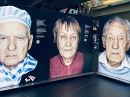 На вокзале Берлина открылась выставка портретов евреев, которые смогли пережить Холокост