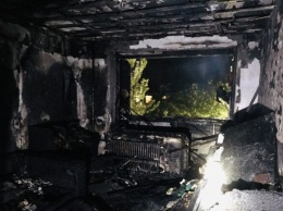Квартира сгорела дотла: на Космосе во время пожара пострадала женщина