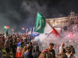 "Кровавое" празднование: в Италии болельщики безумно отметили победу