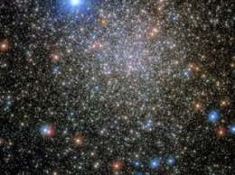 Телескоп Hubble заснял яркое звездное скопление в созвездии Скорпиона