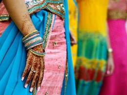 В Индии выставили на продажу в мобильном приложении десятки женщин