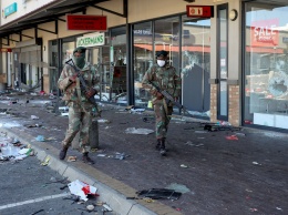 В ЮАР войска направили на помощь полиции из-за волны насилия