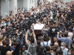 В Грузии состоялись похороны телеоператора Лексо Лашкаравы