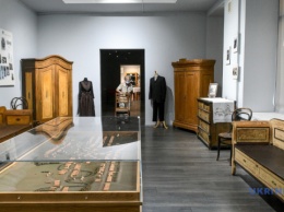 В запорожском музее показали, как выглядела мебель в домах меннонитов