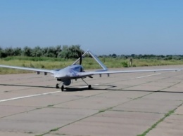 Украинские военные получили первый турецкий боевой дрон Bayraktar
