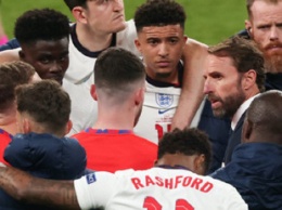 Соцсети признаются в любви футболистам сборной Англии, которых оскорбили расисты
