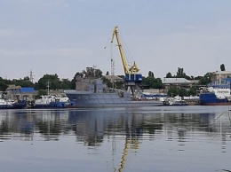 В Николаеве перекрасили корабль ВМС «Александр Охрименко»