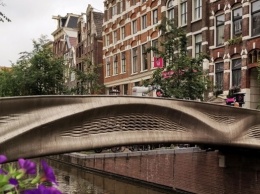 В Нидерландах открыли стальной мост, напечатанный на 3D-принтере