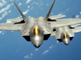 США отправляют два десятка истребителей F-22 на учения в Тихом океане