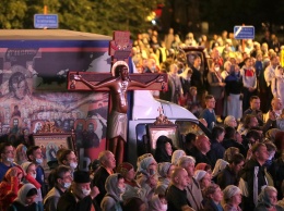 В Екатеринбурге в запрещенном властями крестном ходе приняли участие тысячи прихожан РПЦ