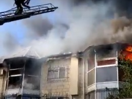 "Вспыхнуло сразу почти 8 квартир, в одной из этих квартир проживал я": мэр Мелитополя прокомментировал пожар в коттеджном городке