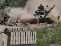 Оккупанты РФ бьют из артиллерии, два воина ранены близ Песков
