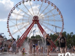 В Харькове «Экватор лета» собрал тысячи участников на водные аттракционы