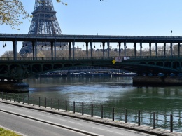 Франция ужесточает правила въезда для туристов из-за вспышки коронавируса