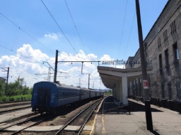 Мозаичное панно и поезда в Геническ: как сегодня выглядит Южный вокзал Днепра (ФОТО)
