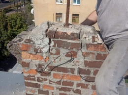 В Днепре на Яворницкого упала часть фасада (ФОТО)
