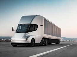 Tesla готова к старту массового производства электрического грузовика Semi
