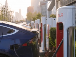 Tesla откроет зарядные станции Supercharger для других электромобилей в этом году