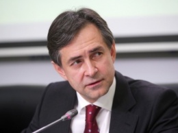 Любченко отстаивает экспансионную фискальную и мягкую монетарную политику
