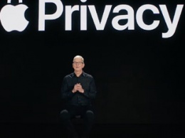 Эксперты ругают Apple за то, что пользователи iPhone не защищены от слежки