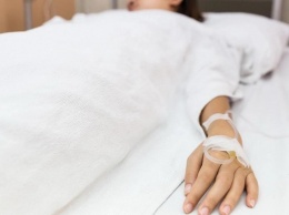 Кома, сломанные ребра и разрыв печени: в Днепре в больнице Мечникова спасли женщину, которую 3 раза переехал сожитель