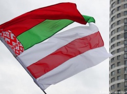 Атаки на НКО: куда Лукашенко выталкивает бело-красно-белую Беларусь
