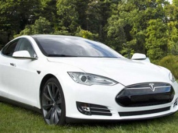 Tesla предлагает всем желающим тест-драйв - прокатиться на Model 3